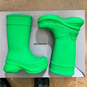 Balenciaga Croc Boots
Green
Like New
Size 37
Worn Twice